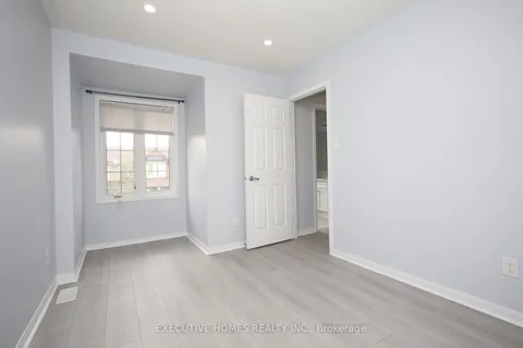 332 Chuchmach Close, Milton, ON L9T 8B3