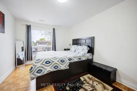 24 Horseshoe Court, Brampton, ON L6S 1S1