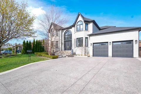 13 Bourdon Avenue, Toronto, ON M6L 2Y7