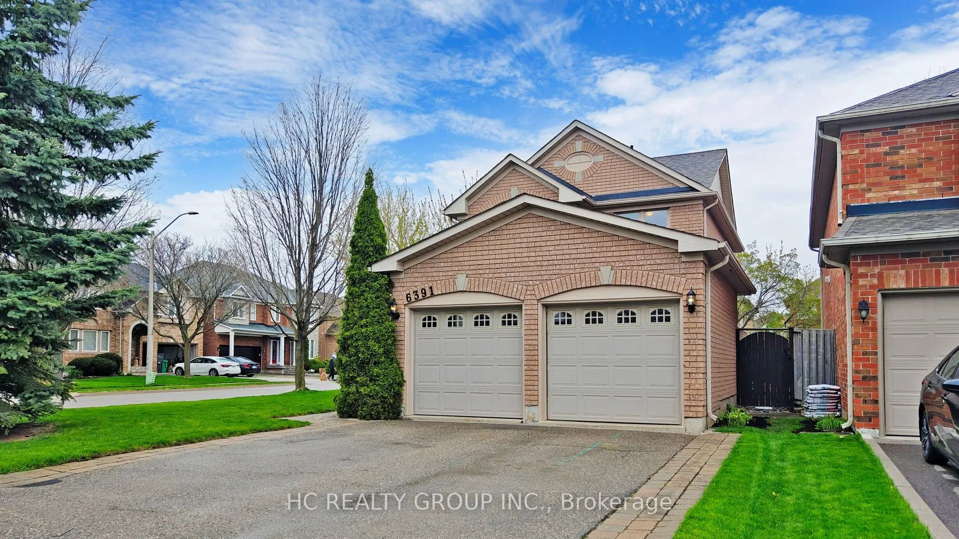 6391 Amber Glen Drive, Mississauga, ON L5N 7V9