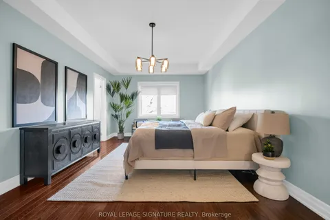 22 Harding Avenue, Toronto, ON M6M 3A2