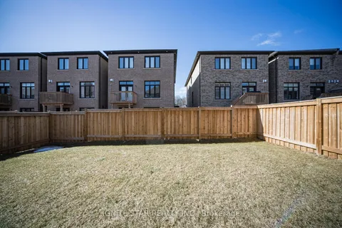 1256 Queens Plate Road, Oakville, ON L6M 5M2