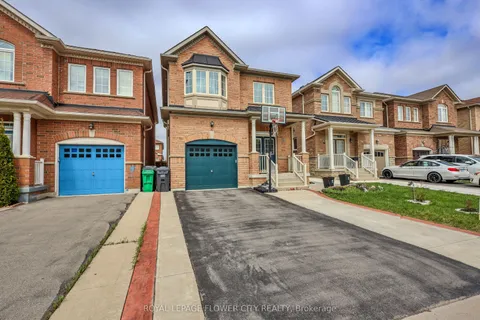8 Washburn Road, Brampton, ON L6P 3V7