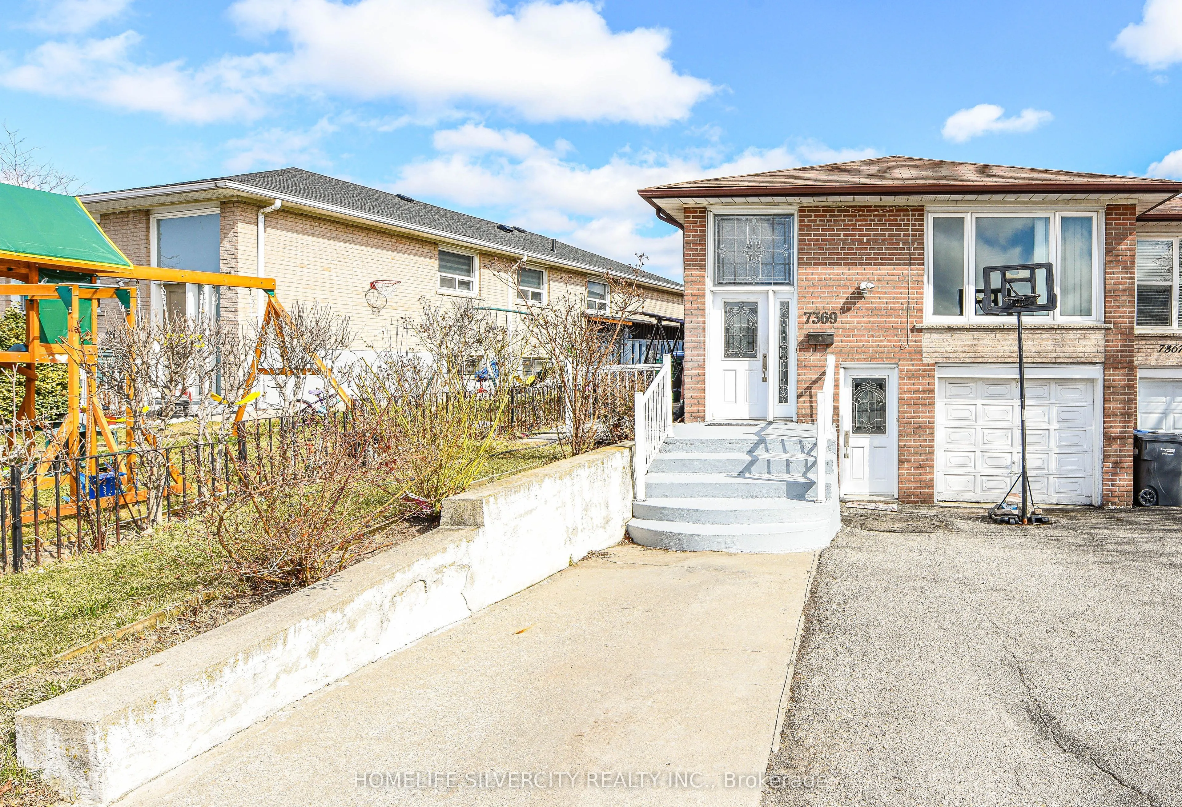 7369 Shallford Road, Mississauga, ON L4T 2P9