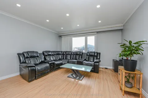 7369 Shallford Road, Mississauga, ON L4T 2P9