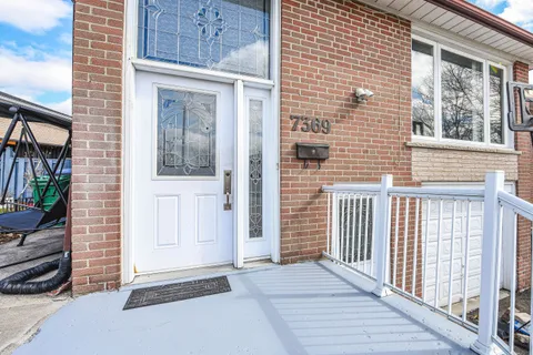 7369 Shallford Road, Mississauga, ON L4T 2P9
