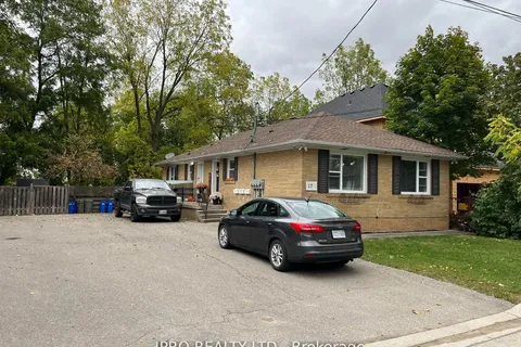 17 Academy Road, Halton Hills, ON L7G 3N7