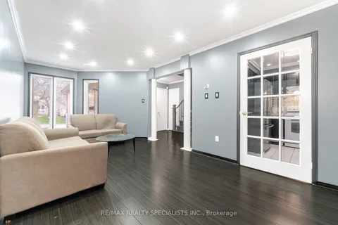 71 Cedarwood Crescent, Brampton, ON L6X 4K2