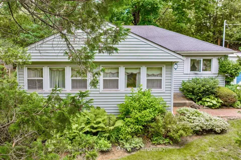504 Chamberlain Lane, Oakville, ON L6J 4H6