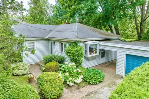 504 Chamberlain Lane, Oakville, ON L6J 4H6