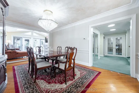 1117 Springhill Drive, Mississauga, ON L5H 1N2