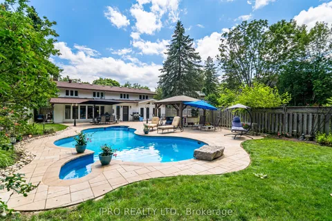 1117 Springhill Drive, Mississauga, ON L5H 1N2