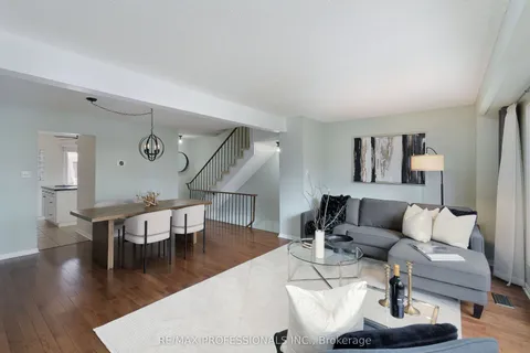 24 Stoneham Road, Toronto, ON M9C 4Y8