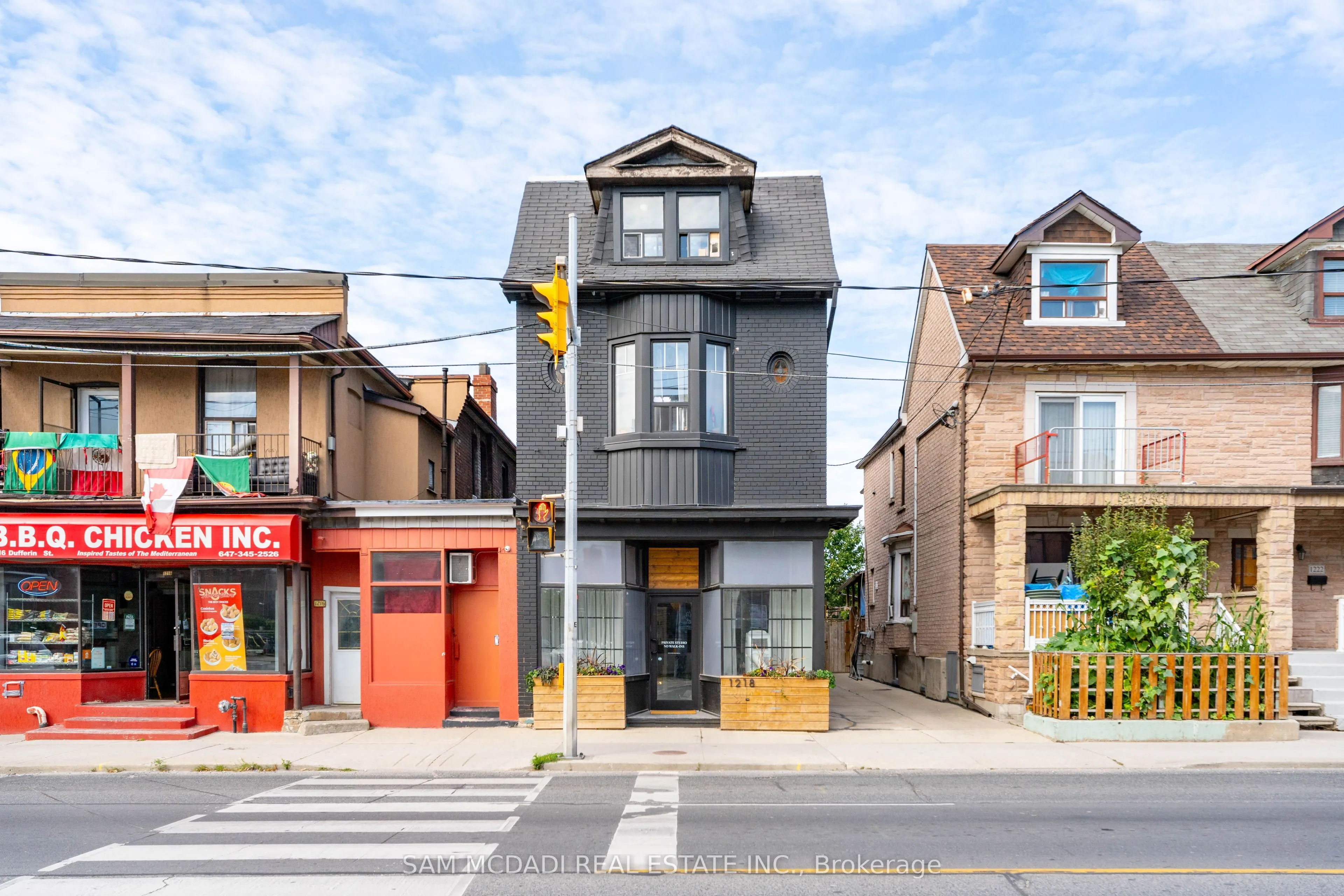 1218 Dufferin Street, Toronto, ON M6H 4C1