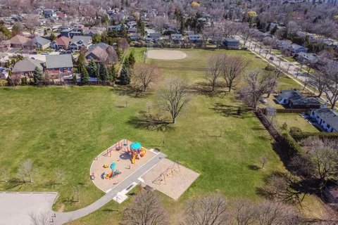 310 Tuck Drive, Burlington, ON L7L 2R1