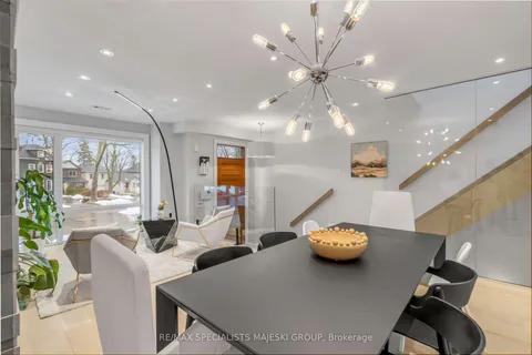 212b Queens Avenue, Toronto, ON M8V 2N9