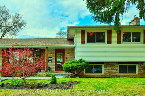630 Blue Forest Hill, Burlington, ON L7L 4H3
