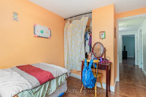 134 Royal Salisbury Way, ON L6V 3J8