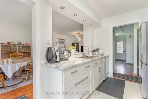 134 Royal Salisbury Way, ON L6V 3J8
