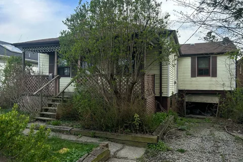 1026 Edgeleigh Avenue, ON L5E 2G1