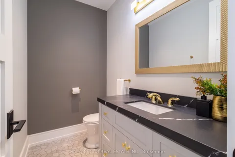 1615 Petrie Way, Mississauga, ON L5J 1G8