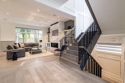 1615 Petrie Way, Mississauga, ON L5J 1G8