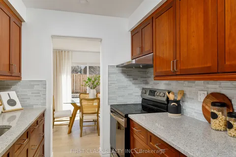 4240 TAFFEY Crescent, Mississauga, ON L5L 2J2
