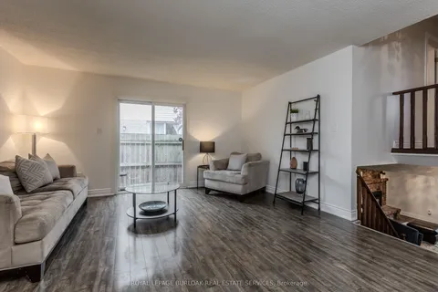 2218 Leominster Drive, Burlington, ON L7P 3X1