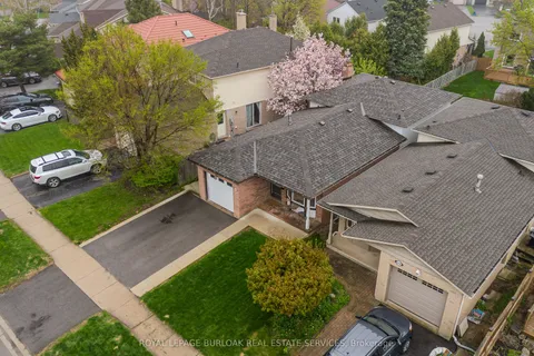2218 Leominster Drive, Burlington, ON L7P 3X1