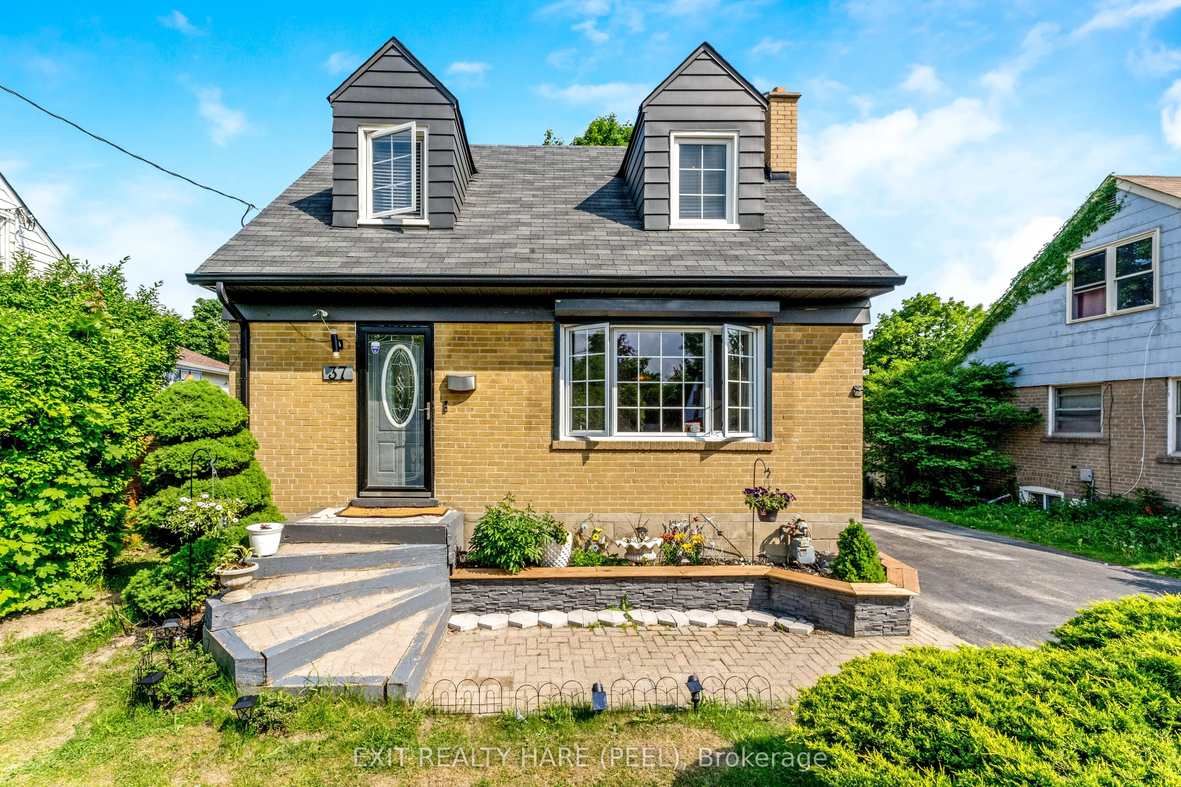37 Mccaul Street, Brampton, ON L6V 1J1