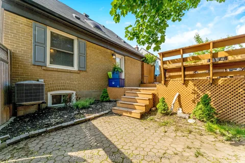 37 Mccaul Street, Brampton, ON L6V 1J1