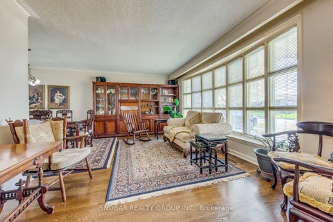 61 Brampton Road, Toronto, ON M9R 3J8