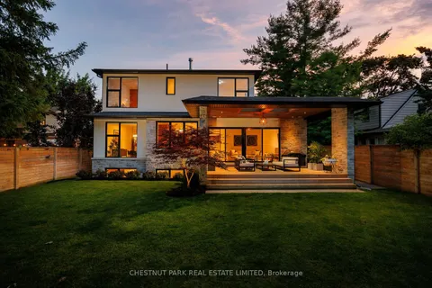 2121 Harvest Drive, Mississauga, ON L4Y 1T7