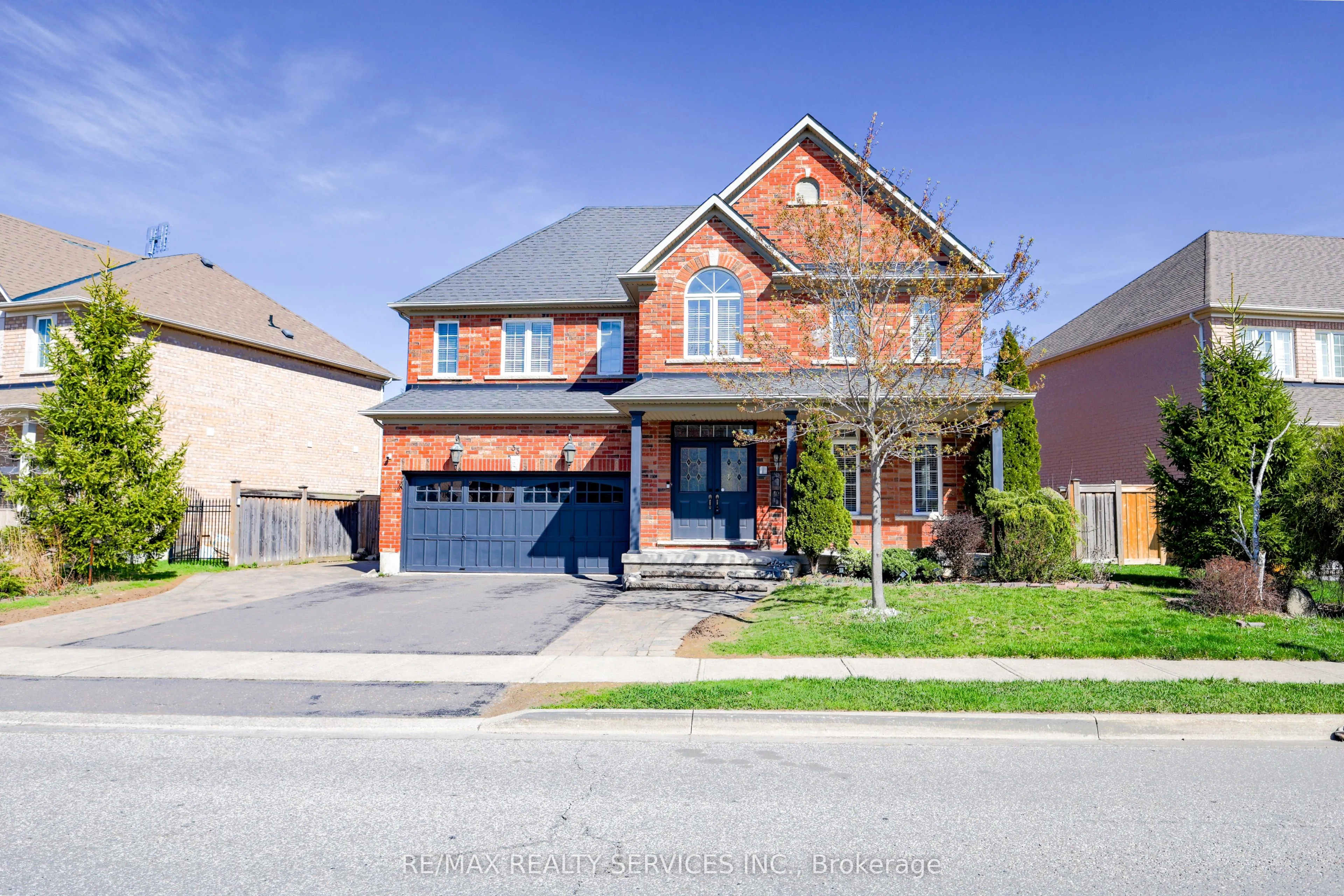 33 Leparc Road, Brampton, ON L6P 2W9