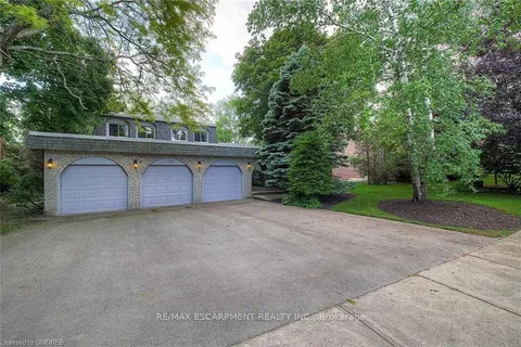 170 Cavendish Court, Oakville, ON L6J 5S2