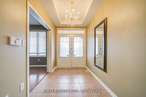 7 Bonavista Drive, Brampton, ON L6X 0N2