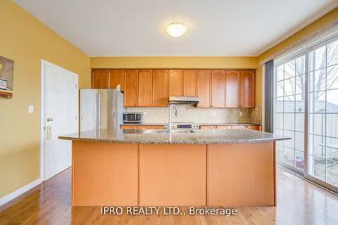 7 Bonavista Drive, Brampton, ON L6X 0N2