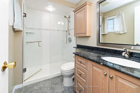 2054 Hunters Wood Drive, Burlington, ON L7M 2V1