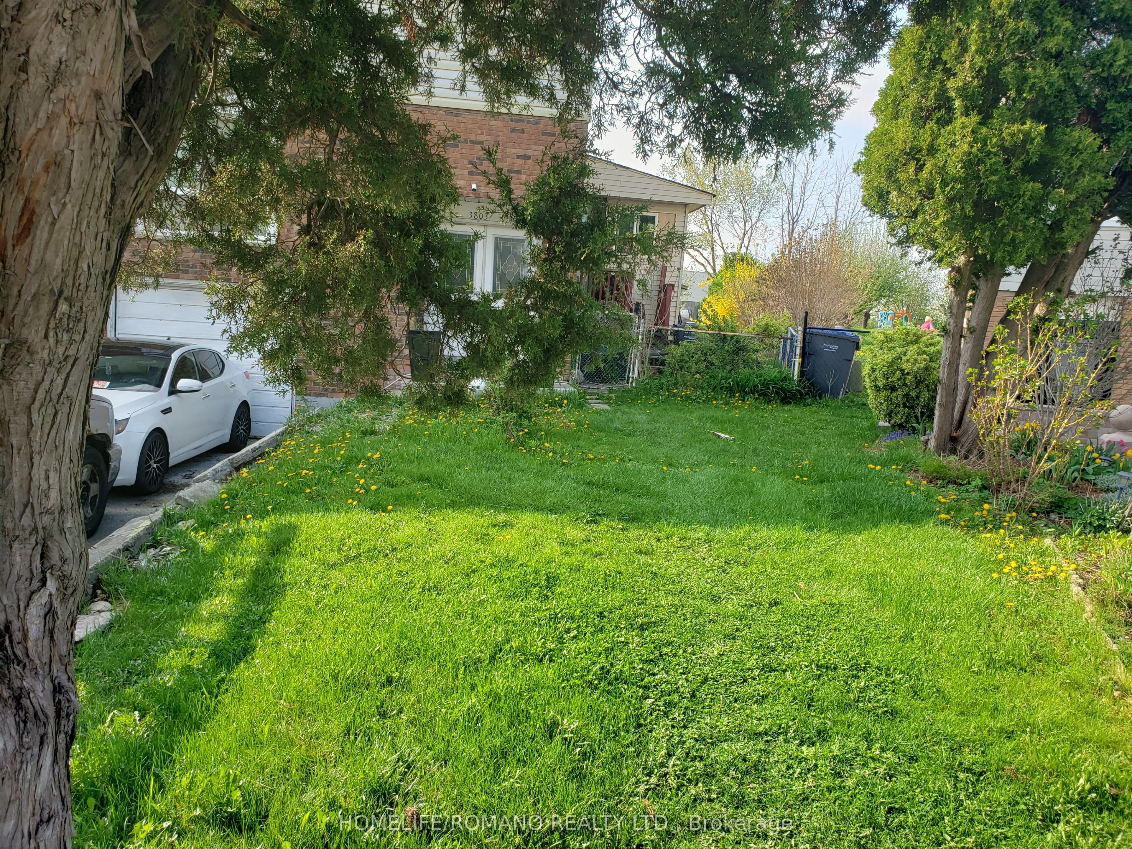 3803 Keenan Crescent, Mississauga, ON L4T 3M1