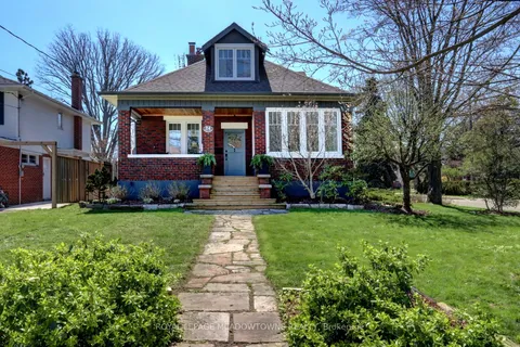 24 Hiawatha Parkway, Mississauga, ON L5G 3S2