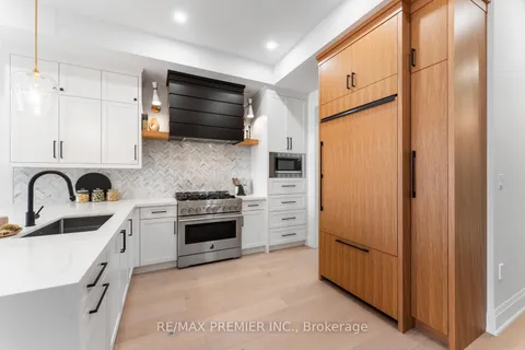 31 Seventeenth Street, Toronto, ON M8V 3K2