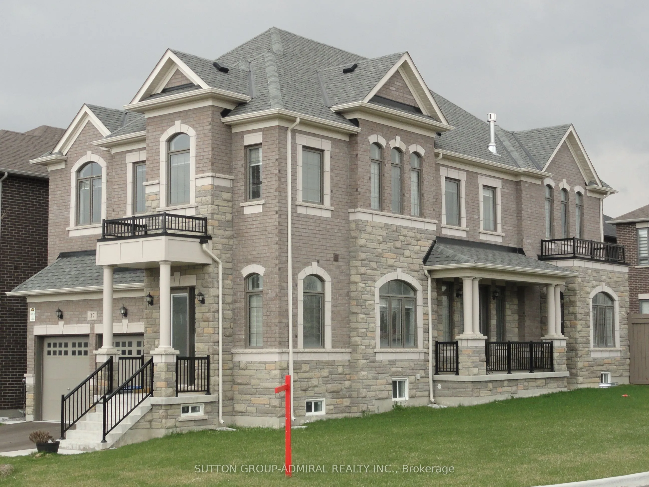 37 Jura Crescent, Brampton, ON L6P 0J4