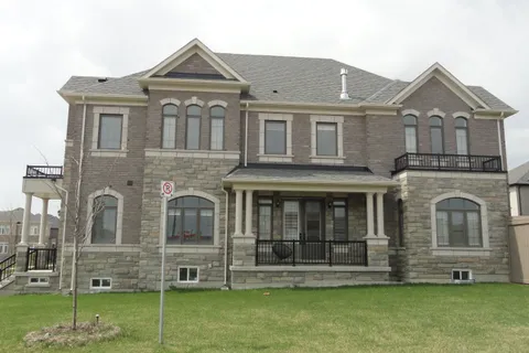 37 Jura Crescent, Brampton, ON L6P 0J4
