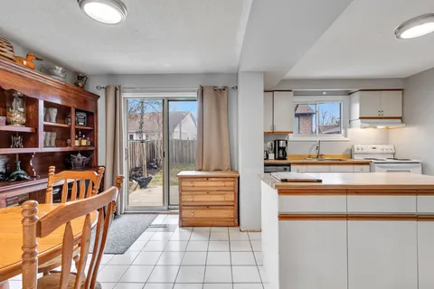 19 Blenheim Drive, Brampton, ON L6Z 1H7