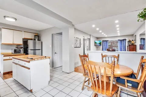 19 Blenheim Drive, Brampton, ON L6Z 1H7