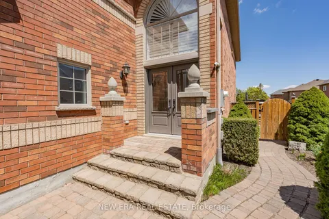 275 Cresthaven Road, Brampton, ON L7A 1J4