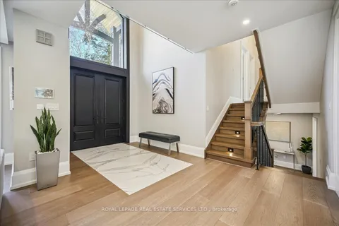 1489 Rogerswood Court, Mississauga, ON L5J 1R7