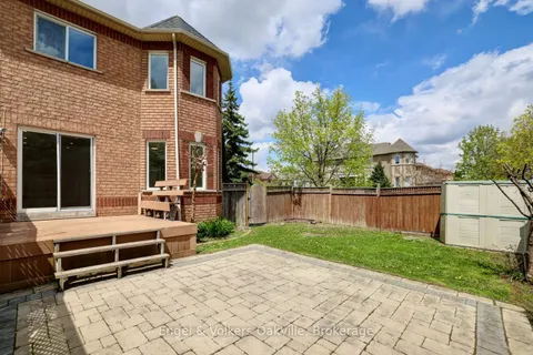 3933 Coachman Circle, Mississauga, ON L5M 6R1