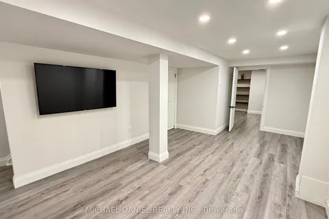 2097 CHRISDON Road, Burlington, ON L7M 3S3