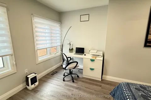 2097 CHRISDON Road, Burlington, ON L7M 3S3
